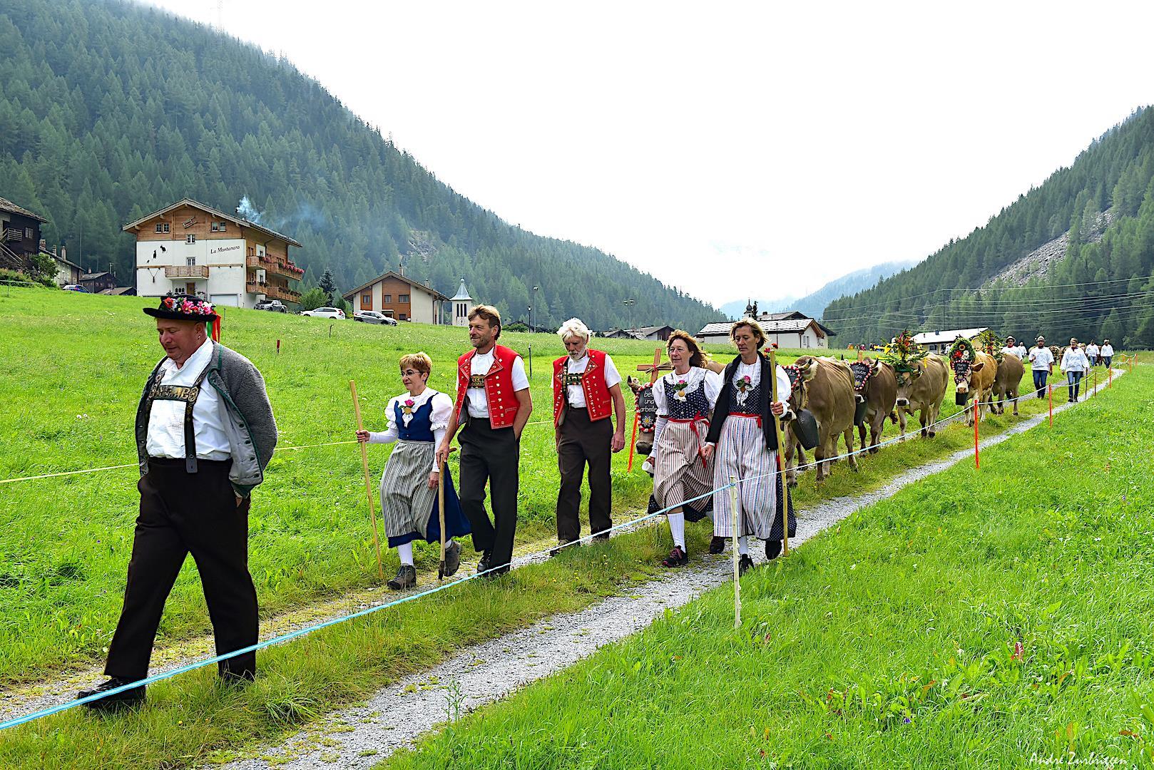Alpine procession from Hoferalp to Saas-Balen
