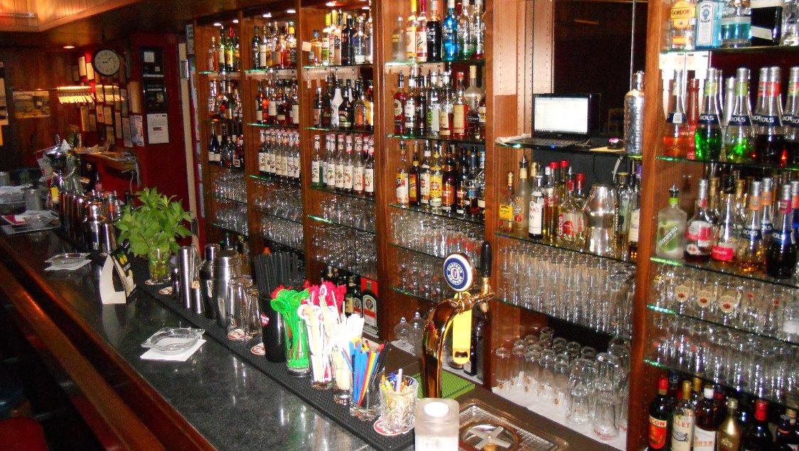 Ristorante & Bar "LA CURVA" täglich für Sie geöffnet