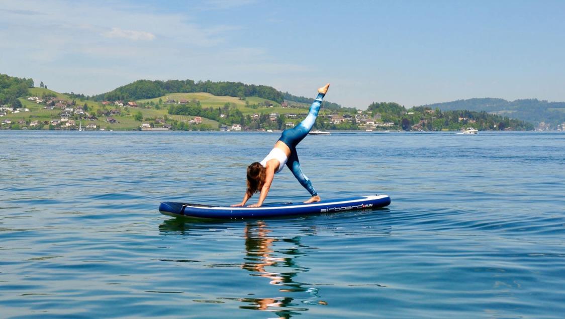 Stand Up Paddle Yoga in der Tribschen Badi